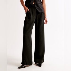 Abercrombie & Fitch Harper Tailored Prium Crepe Pant Size 27 Short in Black
